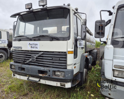 Volvo FL6 with milk tank
