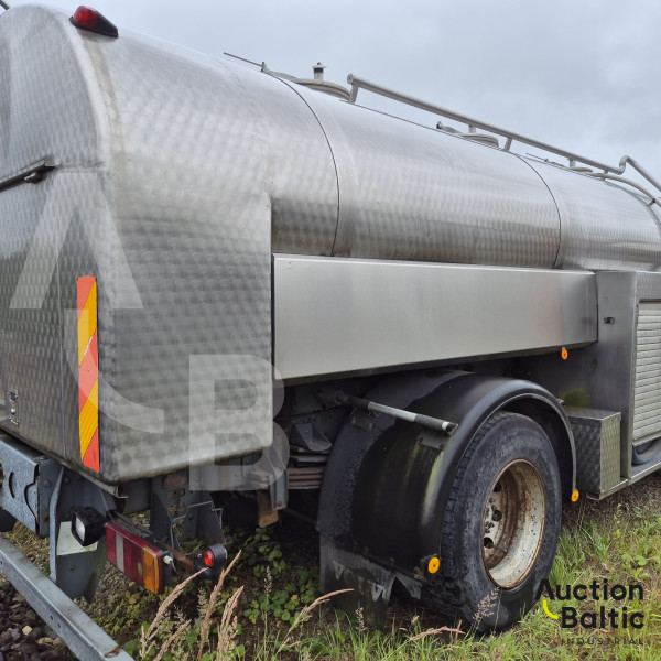 Volvo FL6 with milk tank