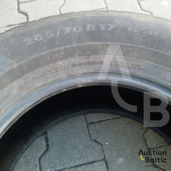 Nokian 265/70R17