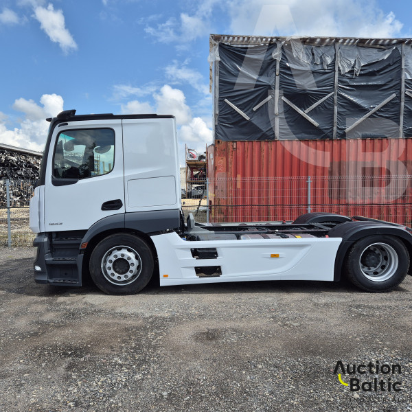 Mercedes-Benz Actros 1843