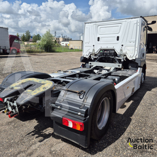 Mercedes-Benz Actros 1843