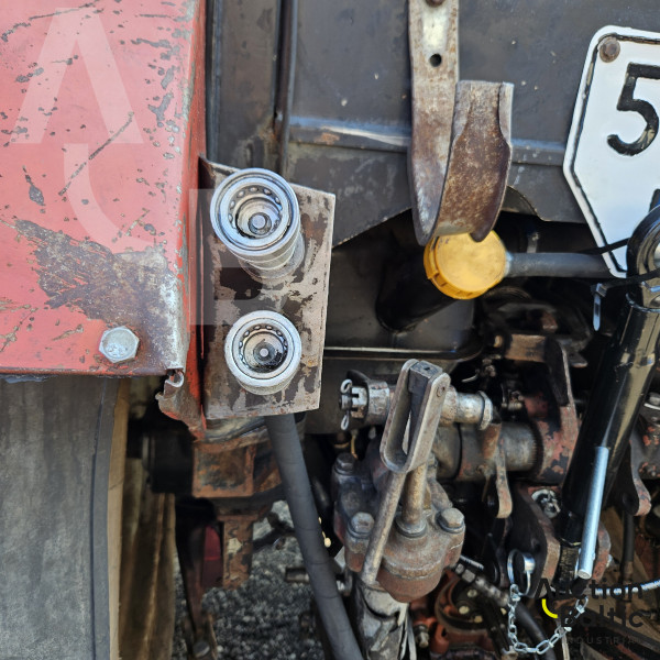 Belarus MTZ 952 +  Quicke Q760