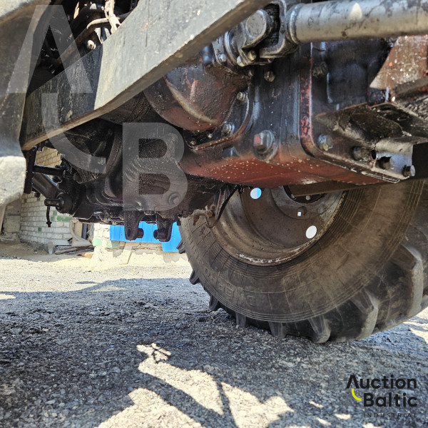 Belarus MTZ 952 +  Quicke Q760