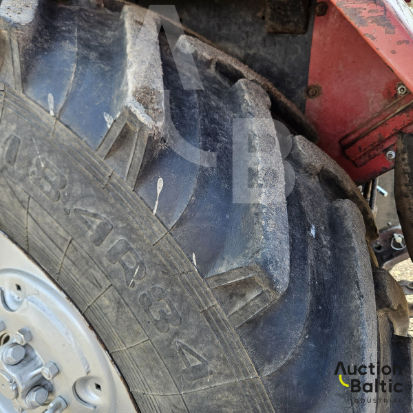 Belarus MTZ 952 +  Quicke Q760