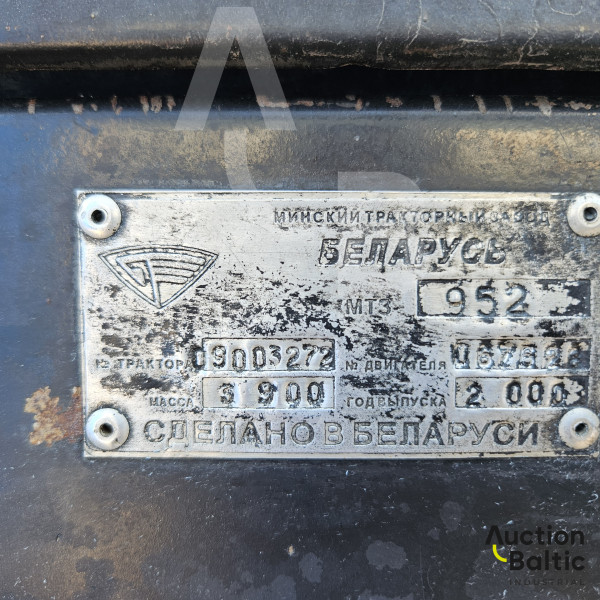 Belarus MTZ 952 +  Quicke Q760