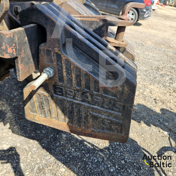 Belarus MTZ 952 +  Quicke Q760