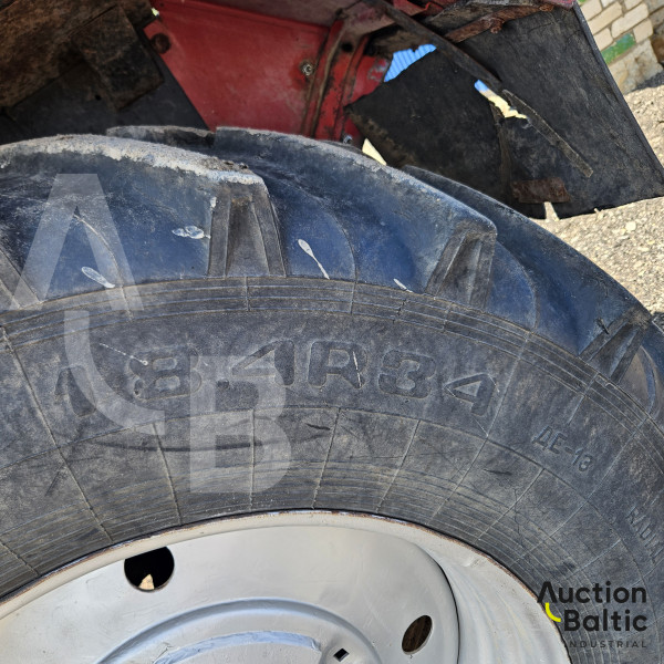 Belarus MTZ 952 +  Quicke Q760