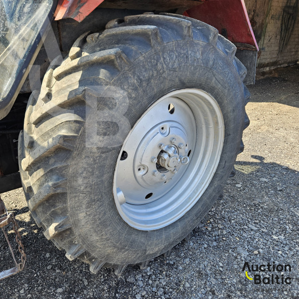 Belarus MTZ 952 +  Quicke Q760