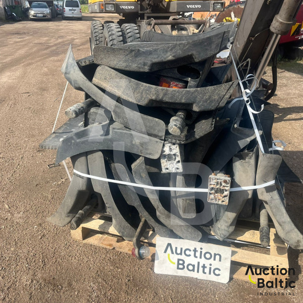 Volvo mudguards