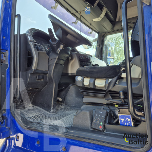 MAN TGX24.360 + Langendorf