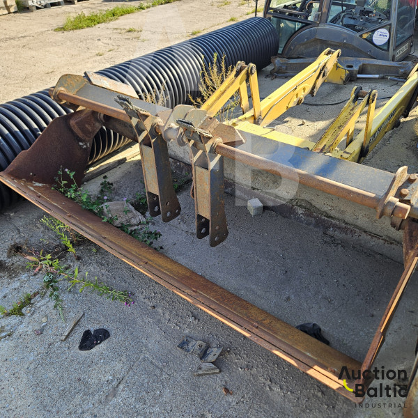 New Holland Loader boom