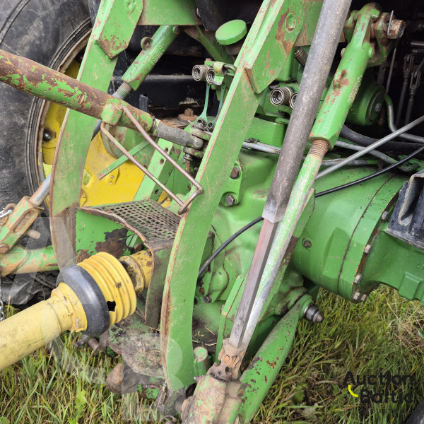 John Deere 3040