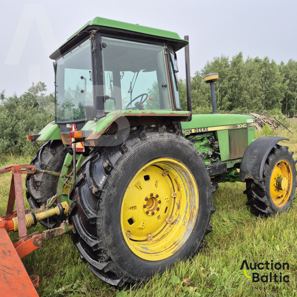 John Deere 3040