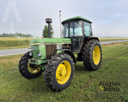 John Deere 3140