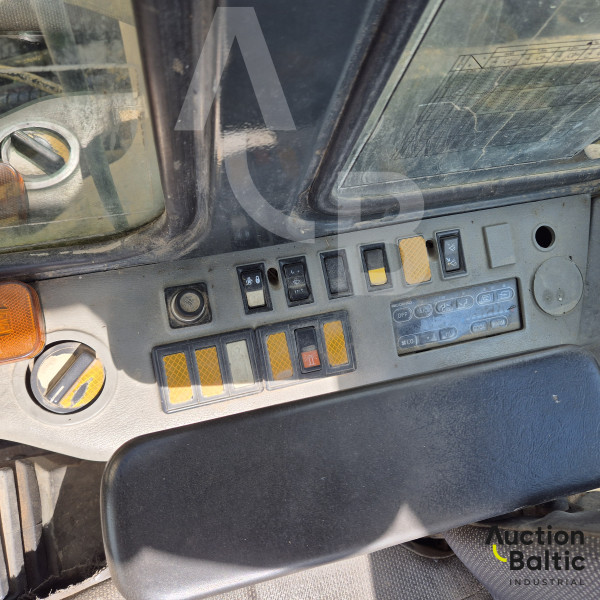 Komatsu PC340NLC-6K