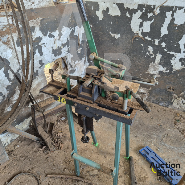 Saw setter