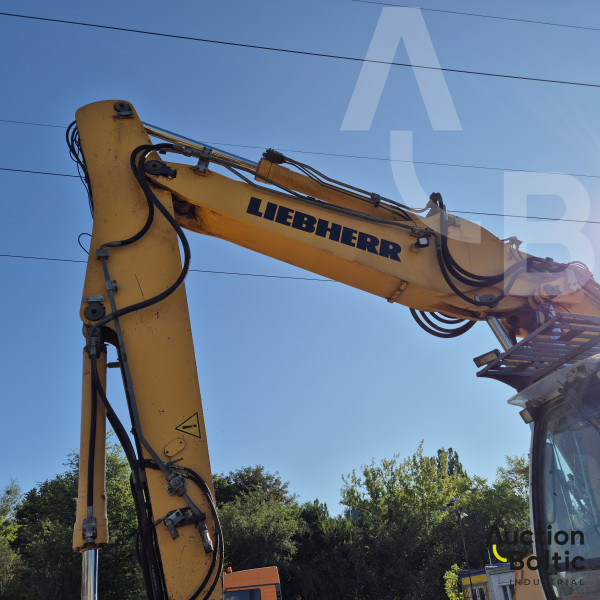 Liebherr R 914