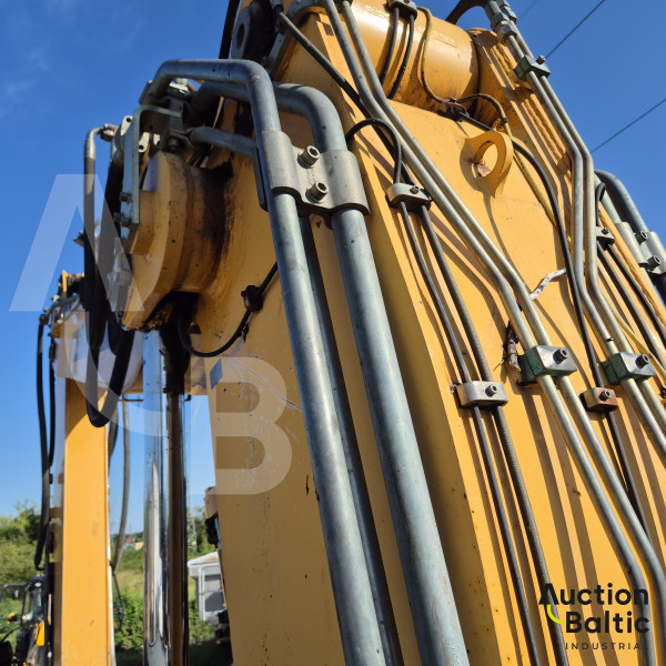 Liebherr R 914