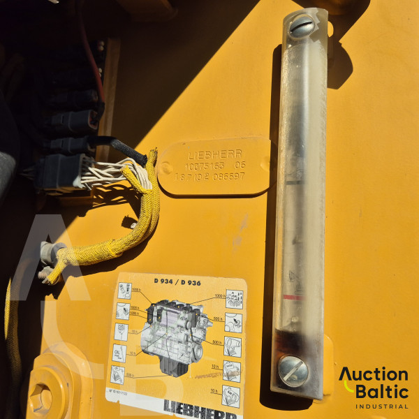 Liebherr R 914