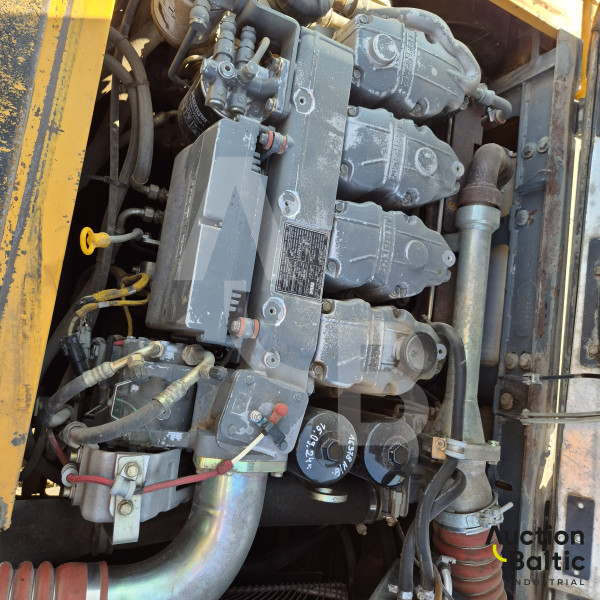 Liebherr R 914