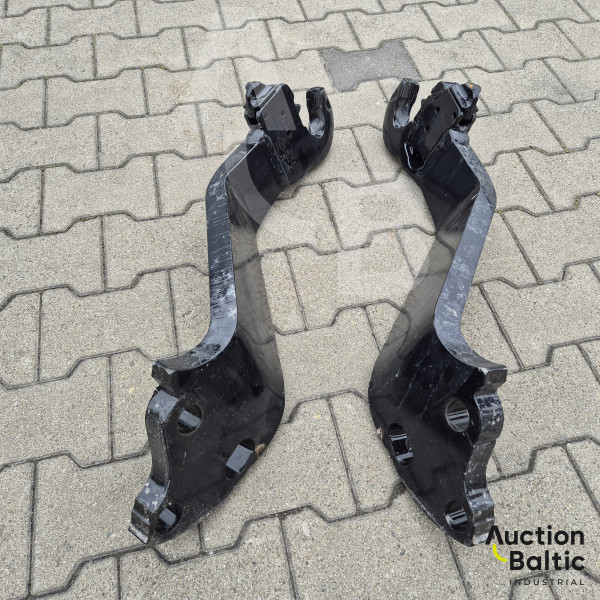 Front linkage arms Case