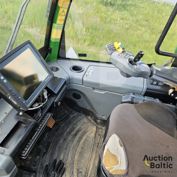 John Deere 1170 E