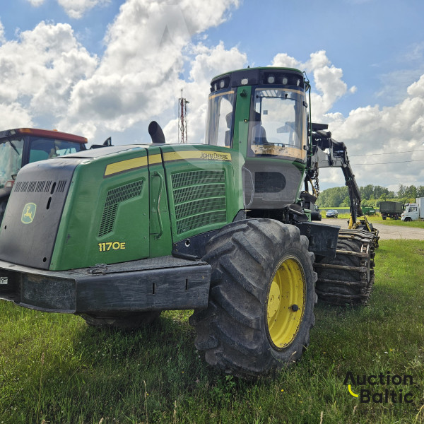 John Deere 1170 E