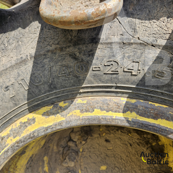 John Deere 1170 E