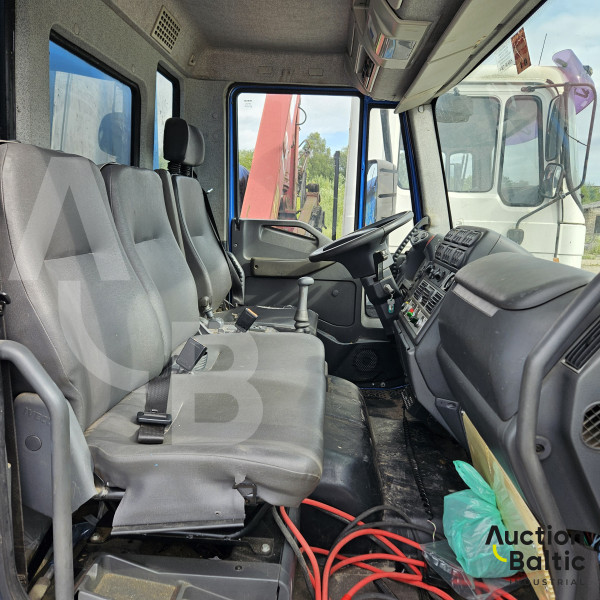 Iveco 100E 18