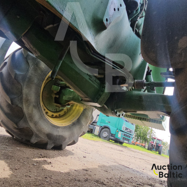 John Deere 7830