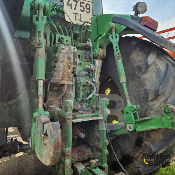 John Deere 7830
