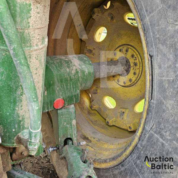 John Deere 7830