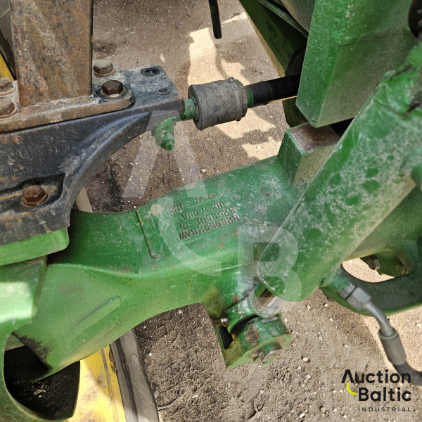 John Deere 7830