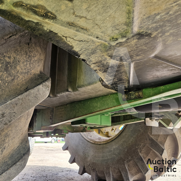 John Deere 7830