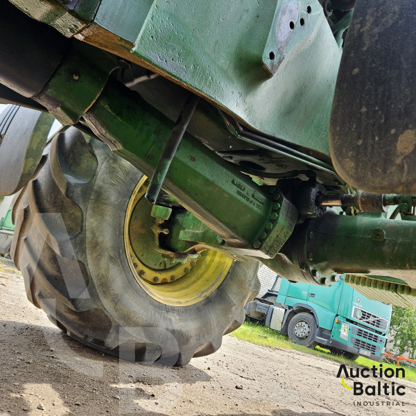 John Deere 7830