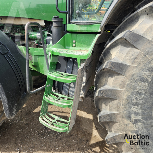 John Deere 7830