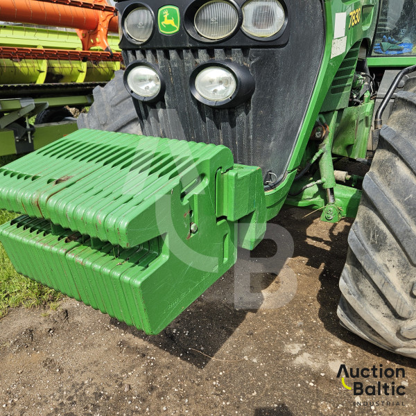 John Deere 7830