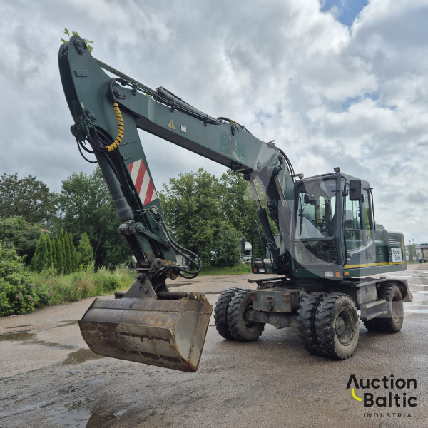 Liebherr A 904
