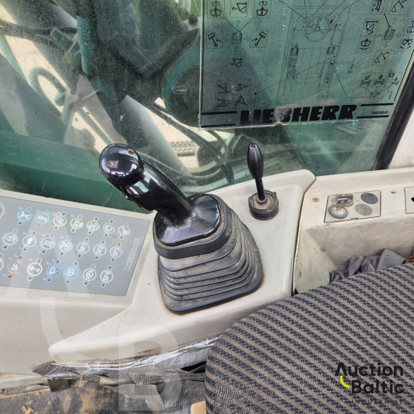 Liebherr A 904