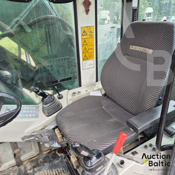 Liebherr A 904