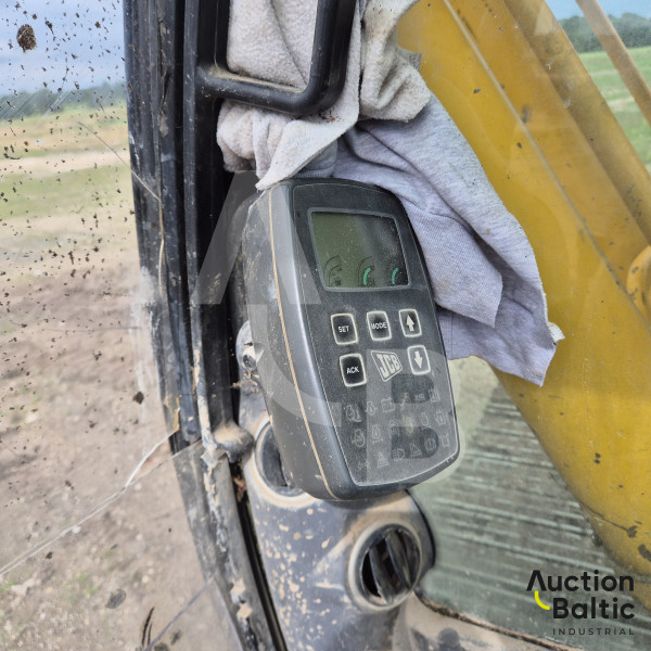 JCB JS 200 LC