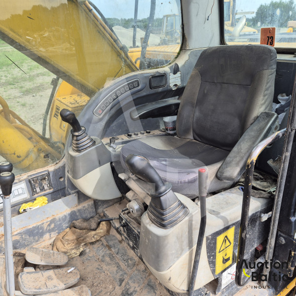 JCB JS 200 LC