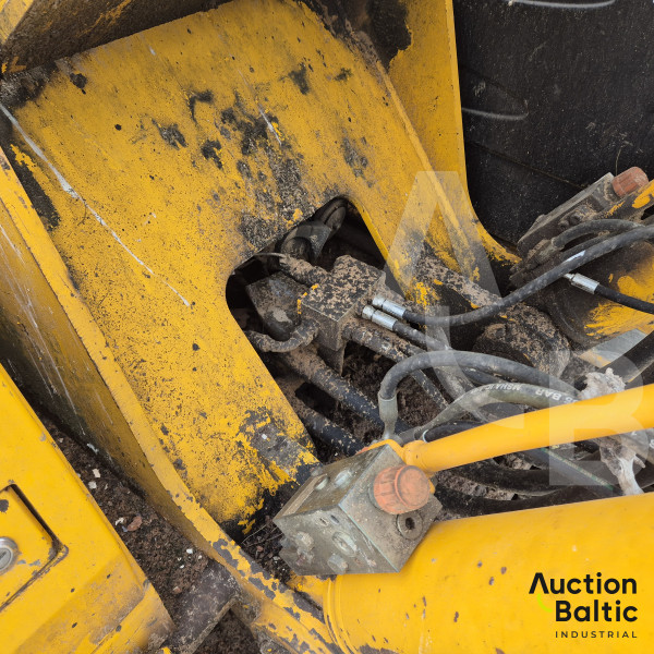 JCB JS 200 LC