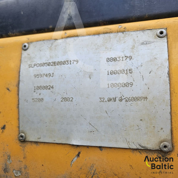 JCB 8052