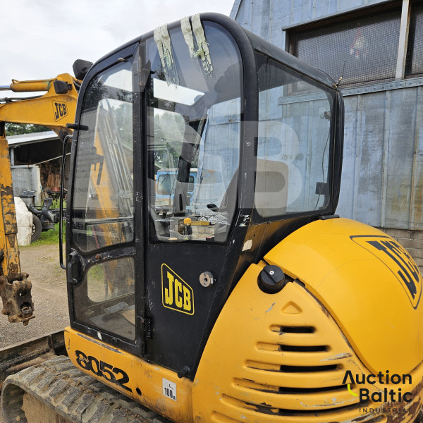 JCB 8052