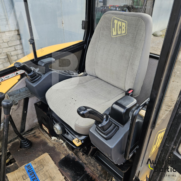 JCB 8052