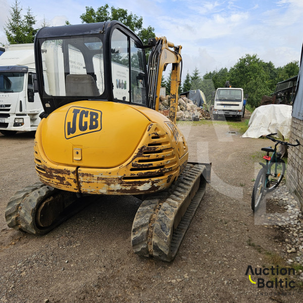 JCB 8052