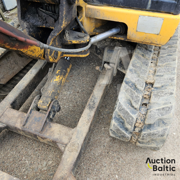 JCB 8052