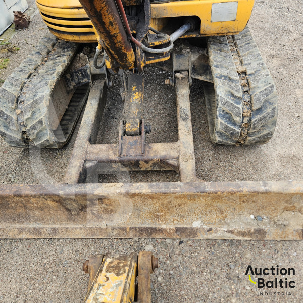 JCB 8052