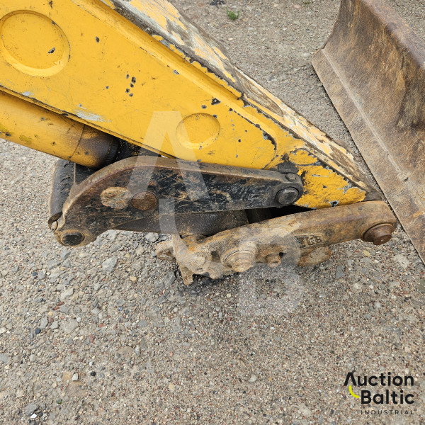 JCB 8052